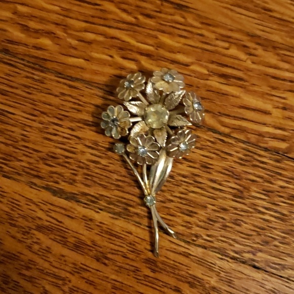 Vintage Floral brooch - Picture 1 of 2